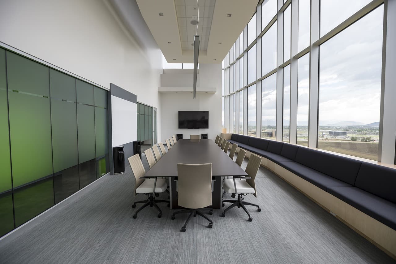 Commercial window cleaning service